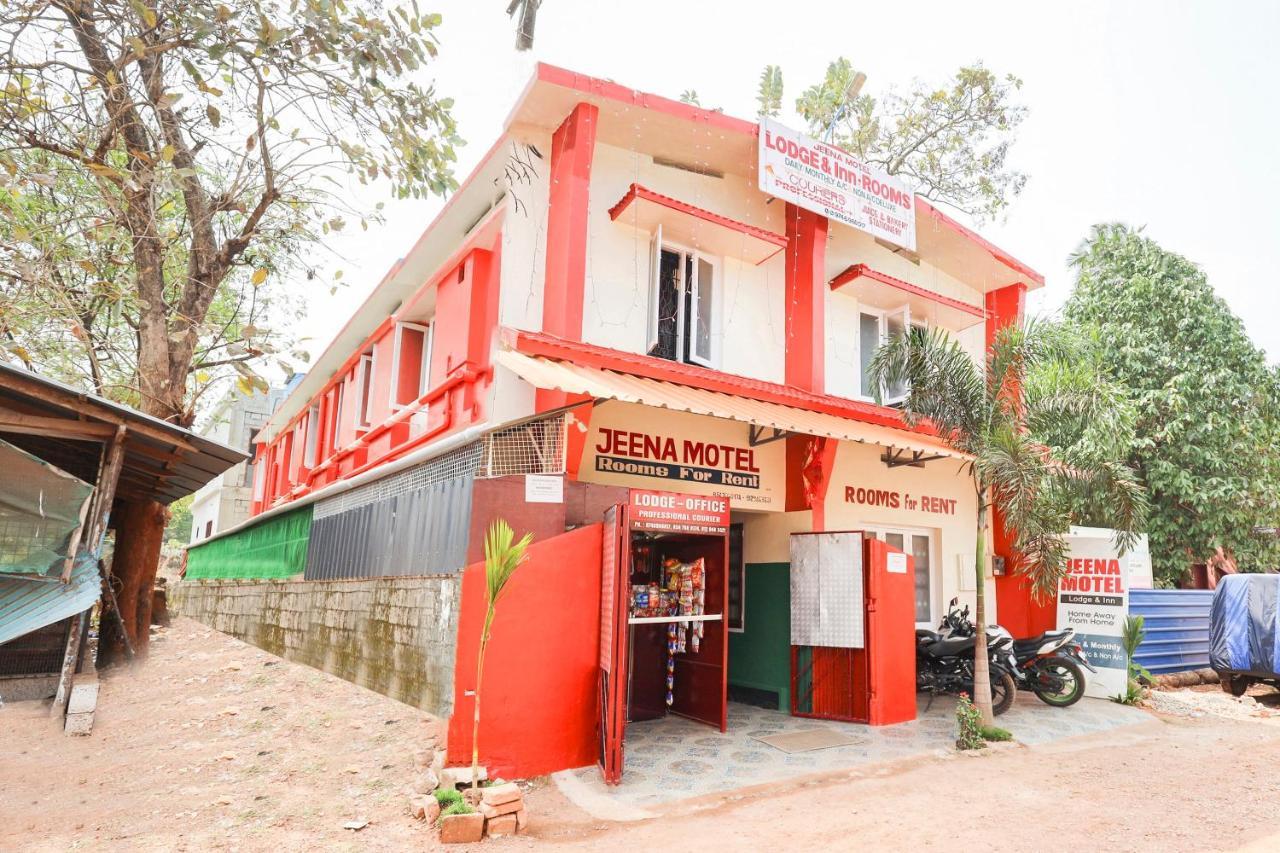 Spot On 68111 Jeena Motels Kollam Eksteriør billede