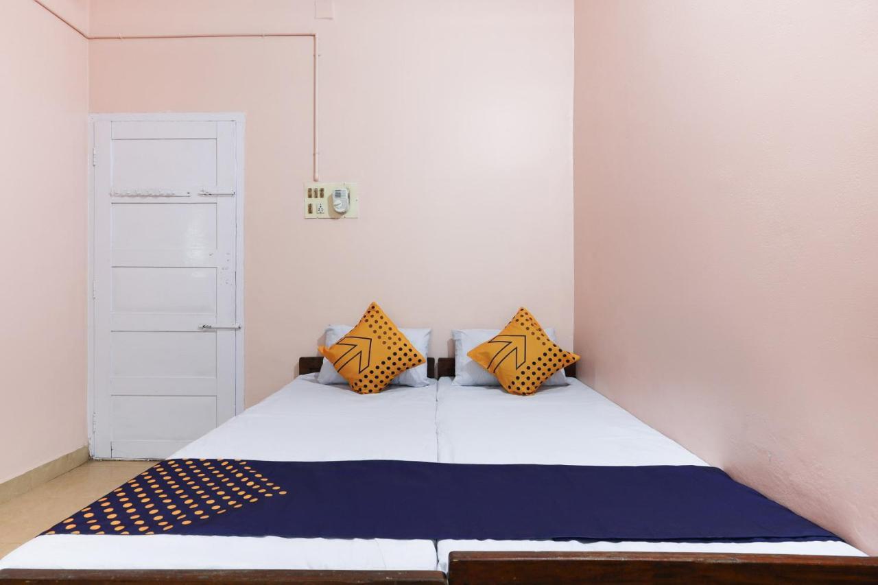 Spot On 68111 Jeena Motels Kollam Eksteriør billede