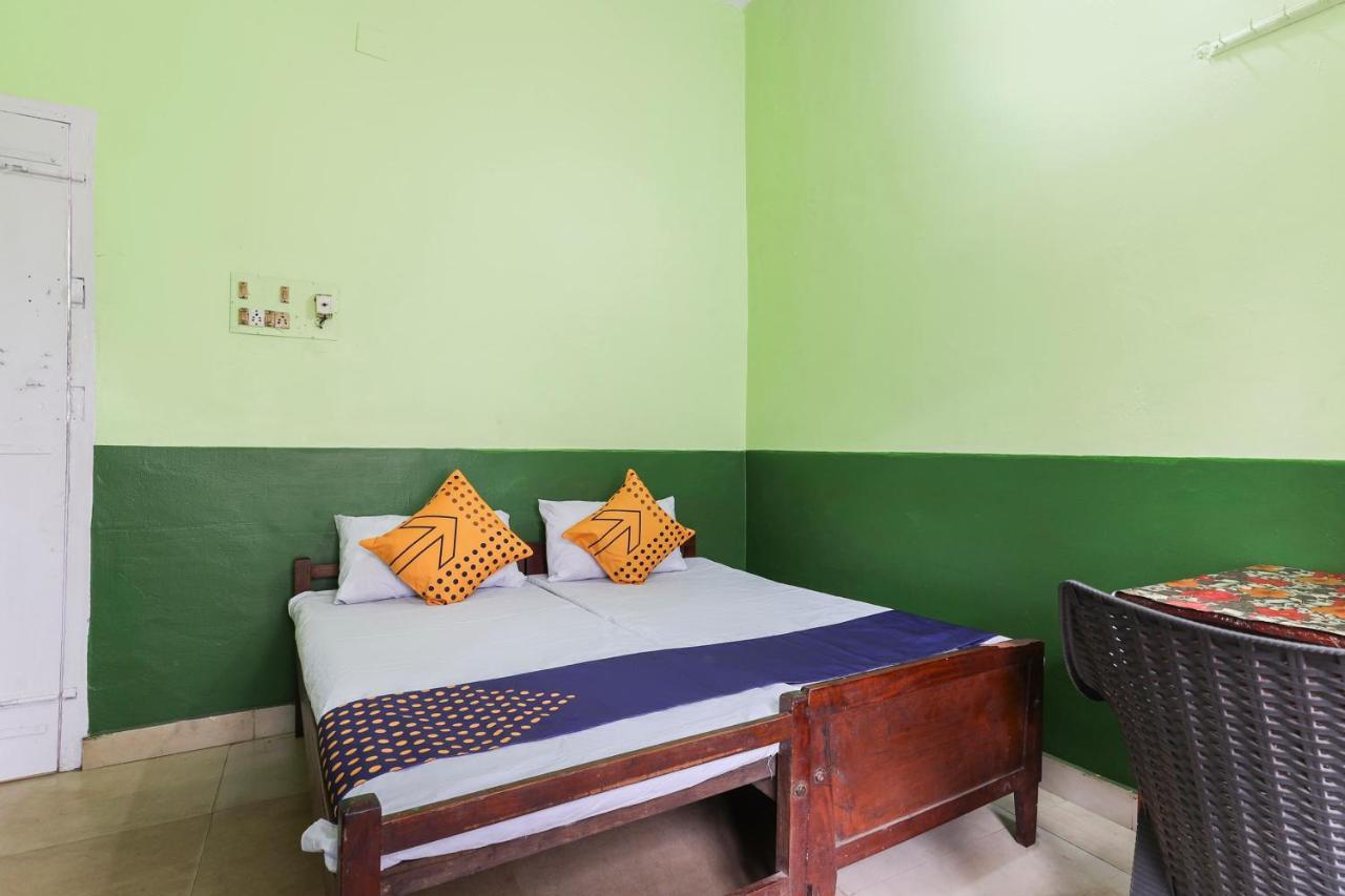 Spot On 68111 Jeena Motels Kollam Eksteriør billede
